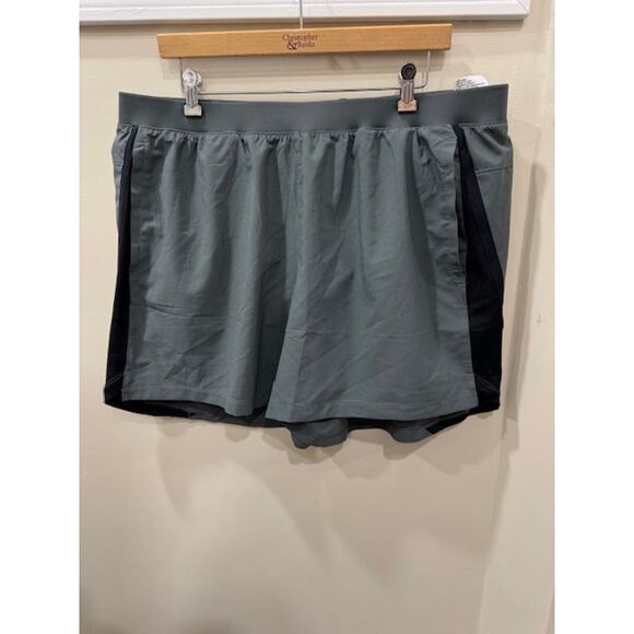 Under Armour Shorts - Picture 1 of 2